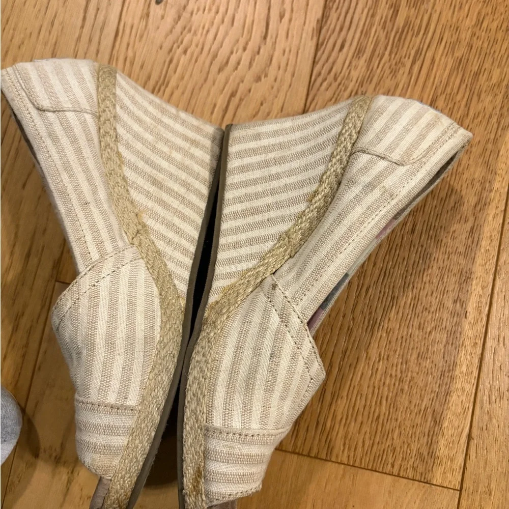TOMS Women's Beige Peep Toe Shoes